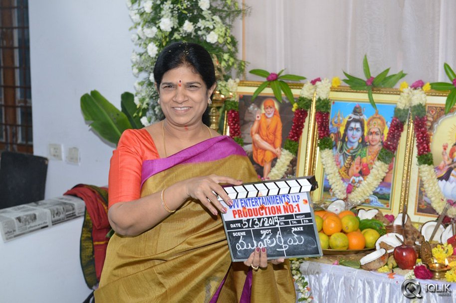 Ram-Charan-and-Srinu-Vaitla-Movie-Opening